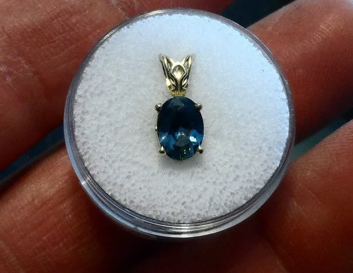 1.30 CT BEAUTIFUL SKY BLUE SAPPHIRE PENDANT