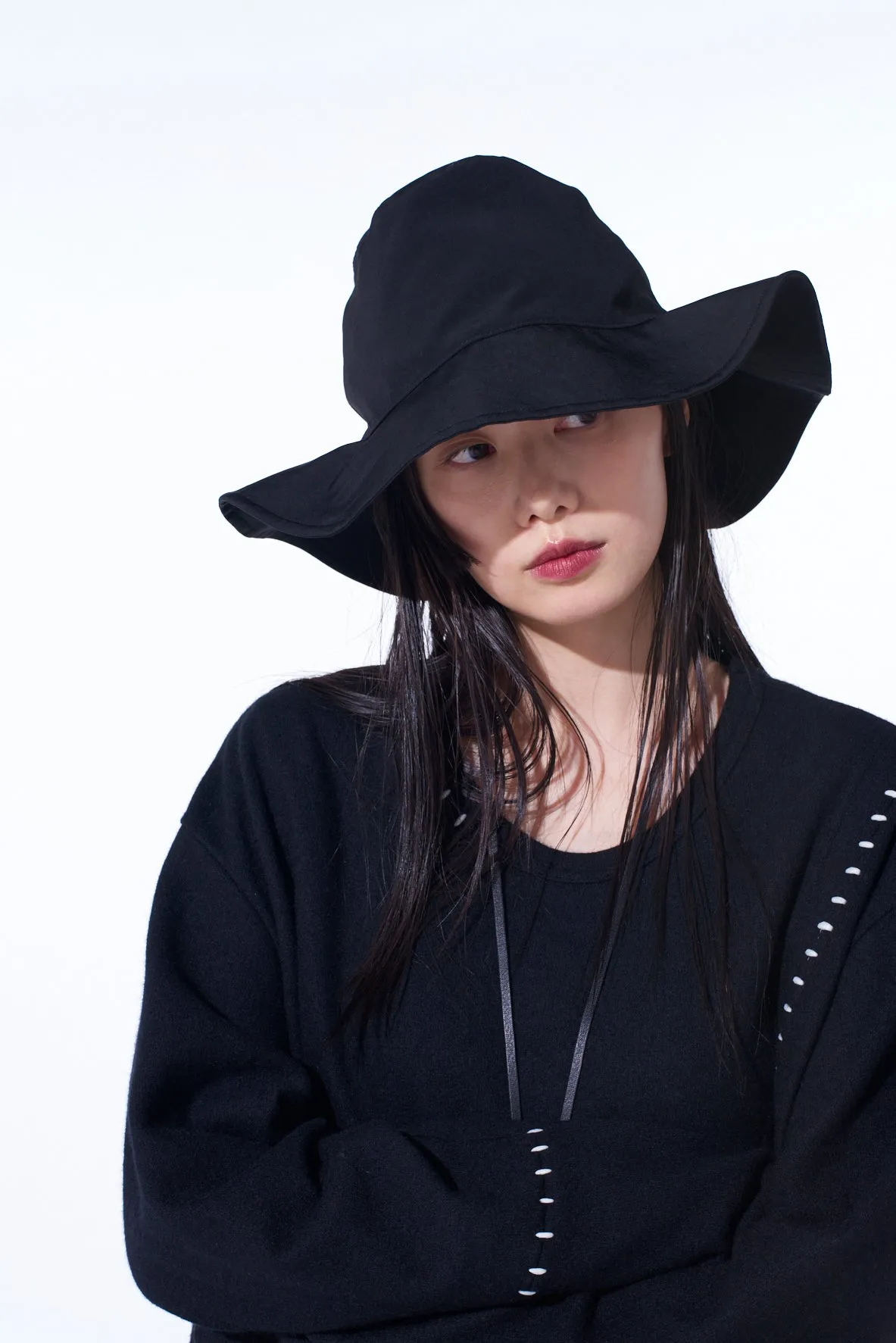 CREPE de CHINE LONG BRIM HAT