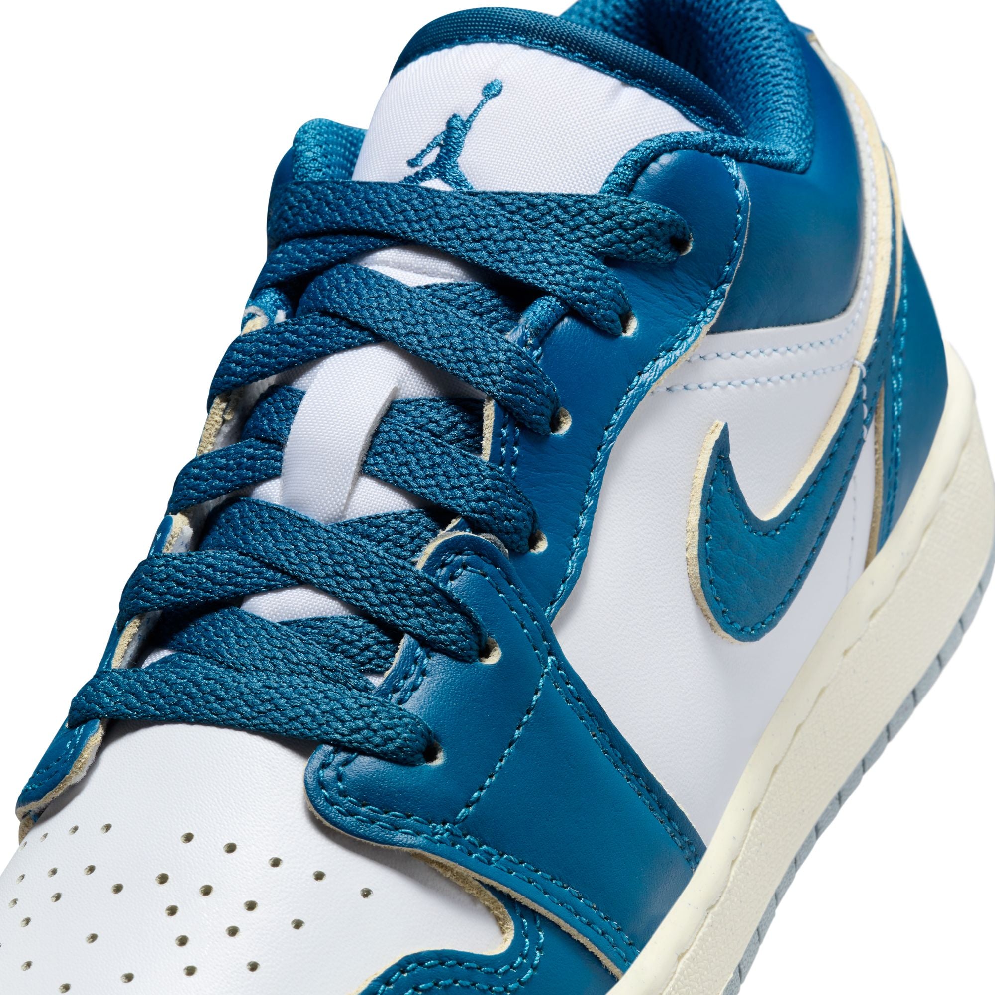 Grade School Air Jordan 1 Low SE GS White/Industrial Blue-Blue Grey-Sail FN9137-141