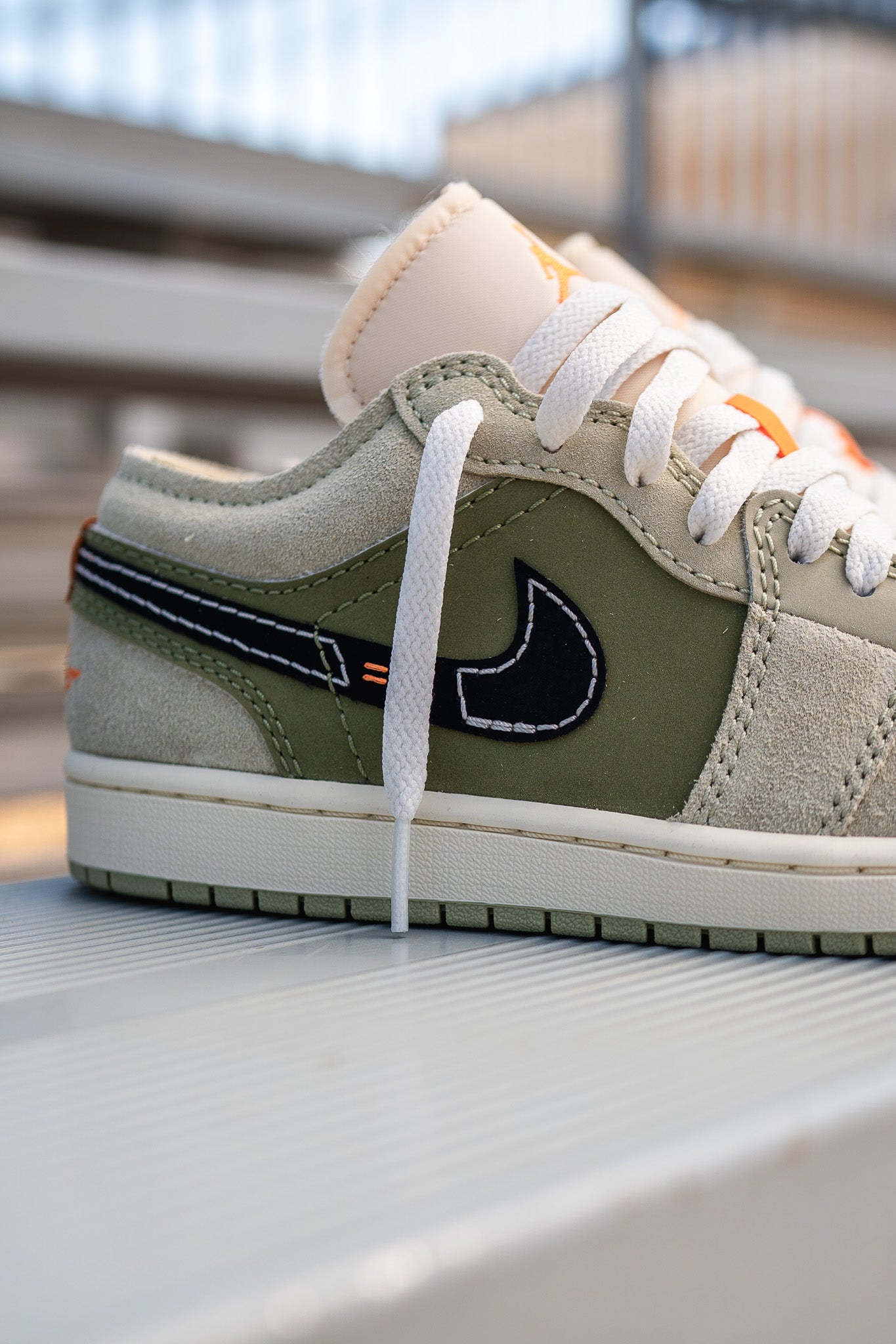 Mens Air Jordan 1 Low SE Craft (Light Olive)