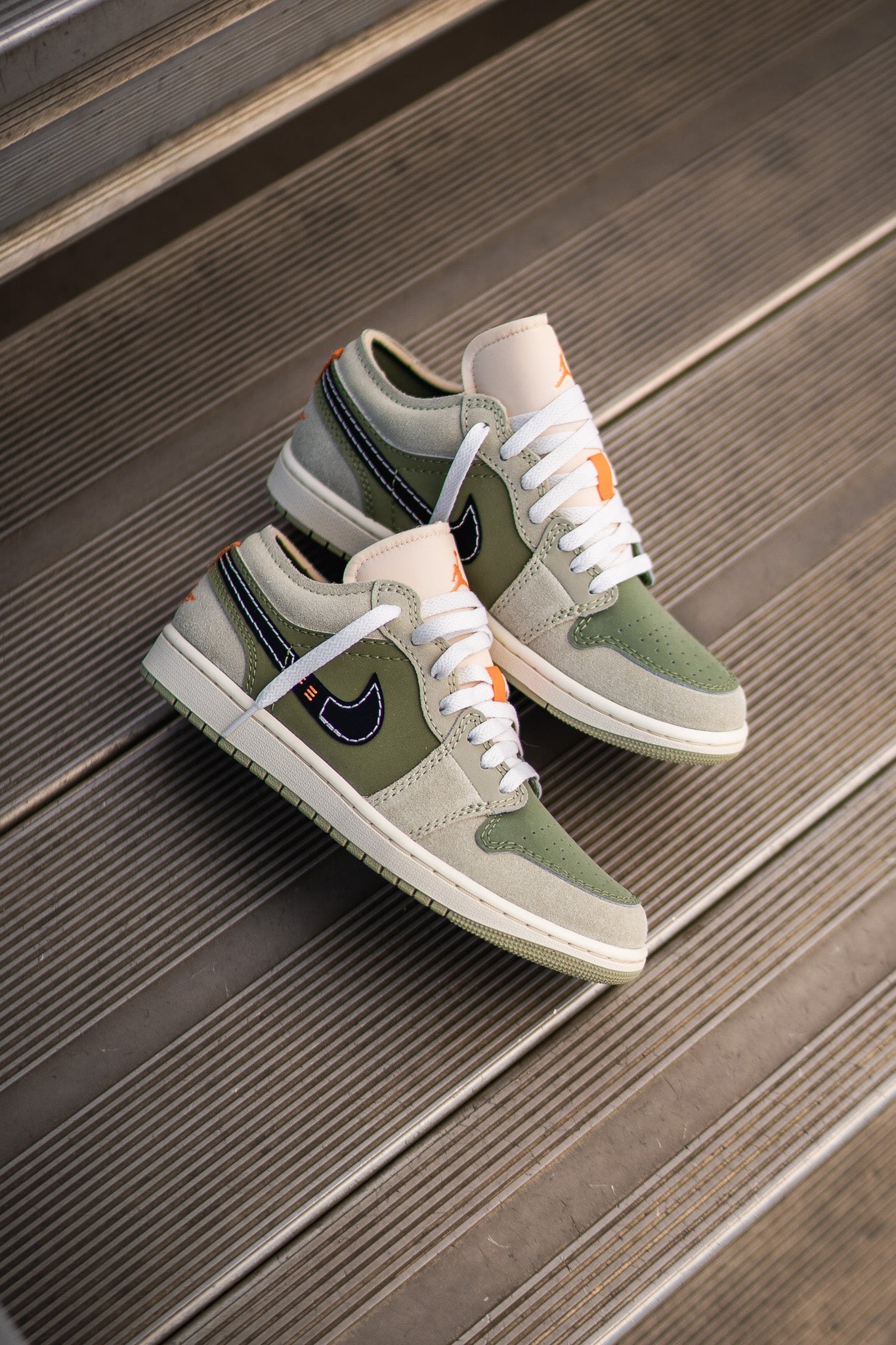 Mens Air Jordan 1 Low SE Craft (Light Olive)